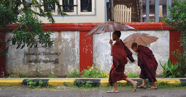 Young monks seek shelter in Nyaung Shwe. (Stephanie Bastek)