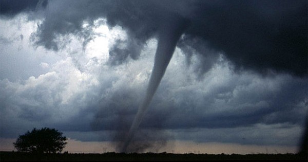Tornado, May 3, 1999, central Oklahoma (NOAA)