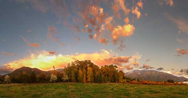 Taos sunset (Photo by Flickr user YoTuT)