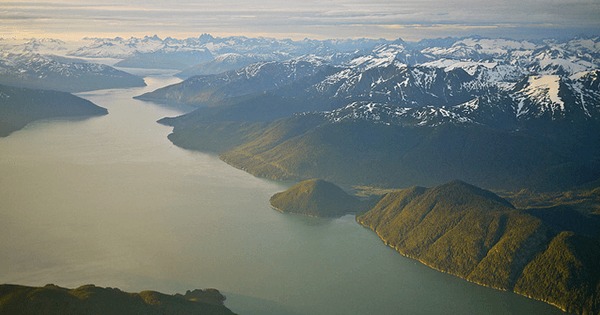 Taku Inlet and the Harris Glacier (Flickr/umnak)