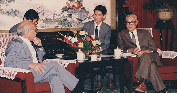 Economist Friedman meets with China’s Communist Party General Secretary Zhao Ziyang in the Great Hall of the People, September 1988. (Courtesy Hoover Institution Library & Archives, Stanford University: Milton Friedman papers, Box 114, Folder 13)