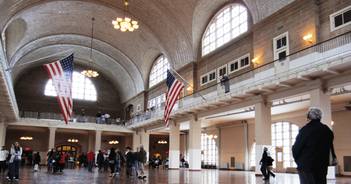 The Great Hall at Ellis Island (Dan/Flickr)