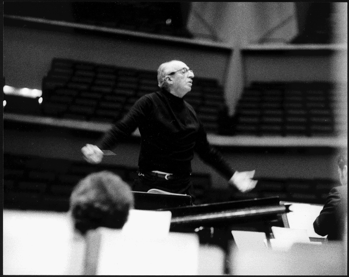 Aaron Copland conducting, Berlin, 1970 (Victor Kraft/Library of Congress)