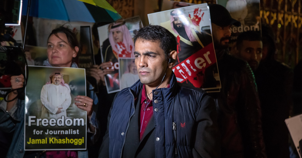 Saudi Arabian activist Ghanem al-Dosari at a protest outside the Natural History Museum in London after the disappearance of Jamal Khashoggi. The Saudi embassy was holding a Saudi National Day celebration at the museum. (Wikimedia Commons/Jwslubbock)