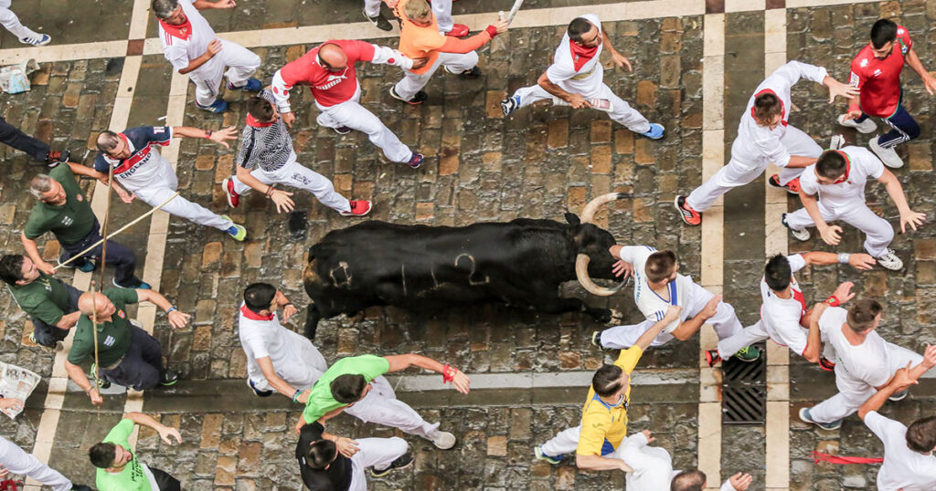 The <em> encierro</em> in Pamplona in 2019 (Francis Vaquero/Flickr/sanferminpamplona)