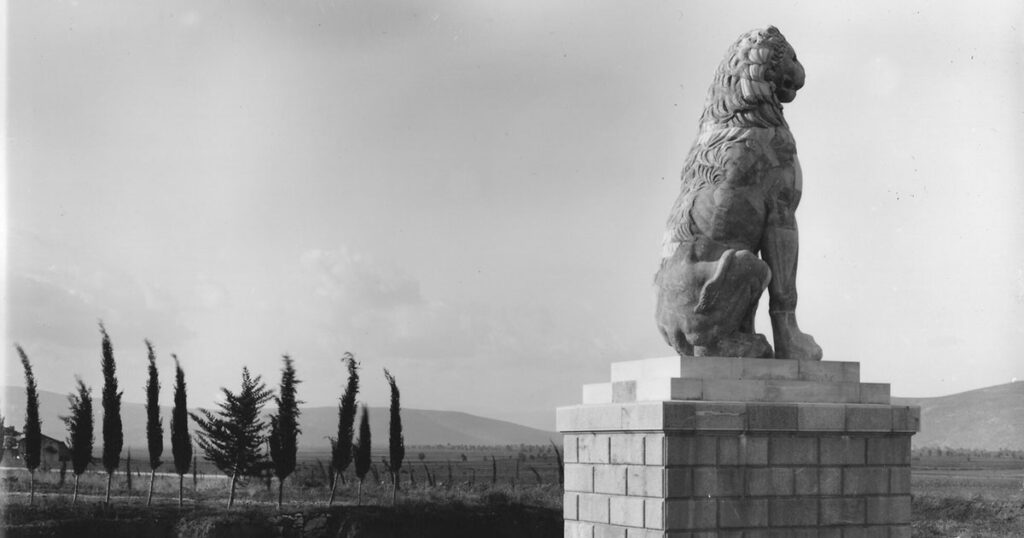 Lion of Chaironeia (Woodhouse Archive/Flickr)