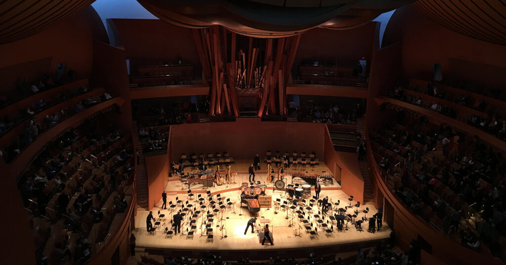 The Los Angeles Philharmonic Symphony performs John Luther Adams's "Become Ocean" at the Walt Disney Concert Hall, 2015. Omar Bárcena (Flickr/omaromar)
