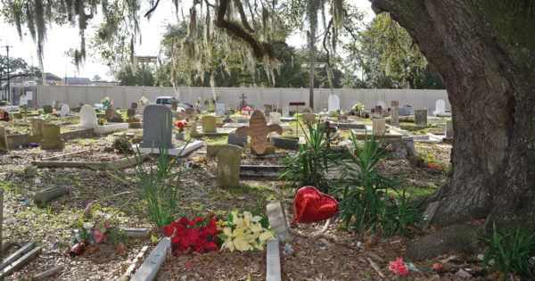 New Orleans: Vanishing Graves