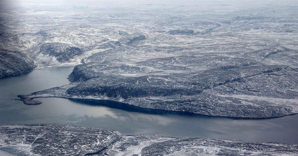 Landscape over Northern Québec near Inukjuak, where the Nuvvuagittuq Greenstone Belt was discovered (Ian Schofield, Flickr/schofields)