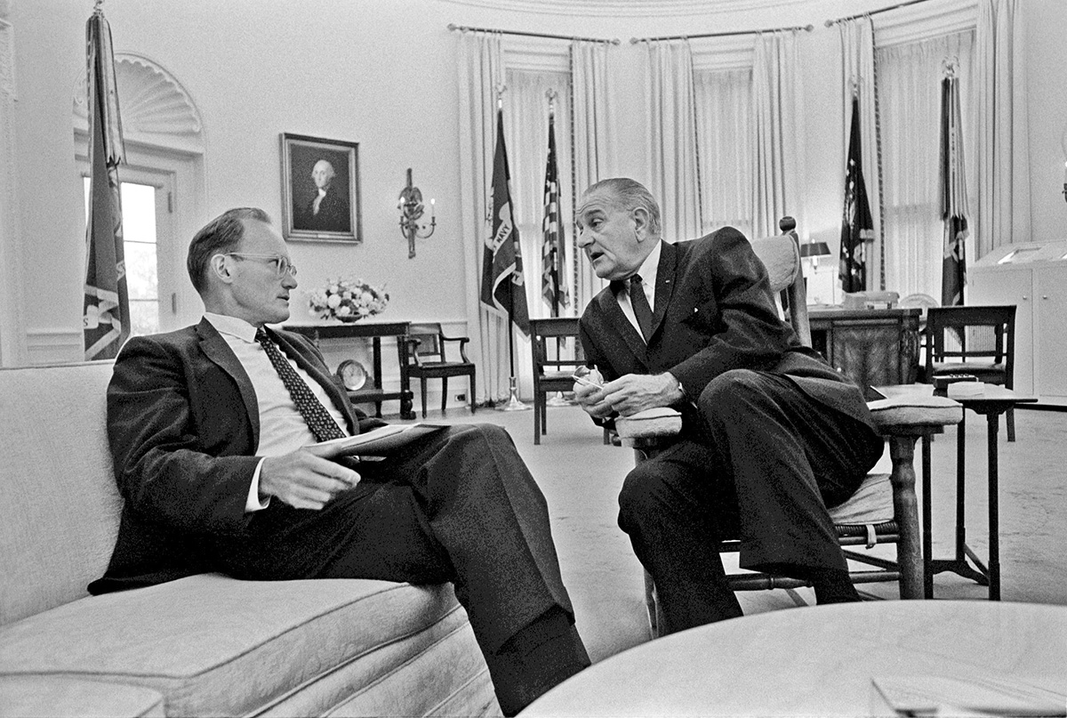 McGeorge Bundy with Lyndon Johnson in 1967 (Yoichi R. Okamoto, White House Press Organization)