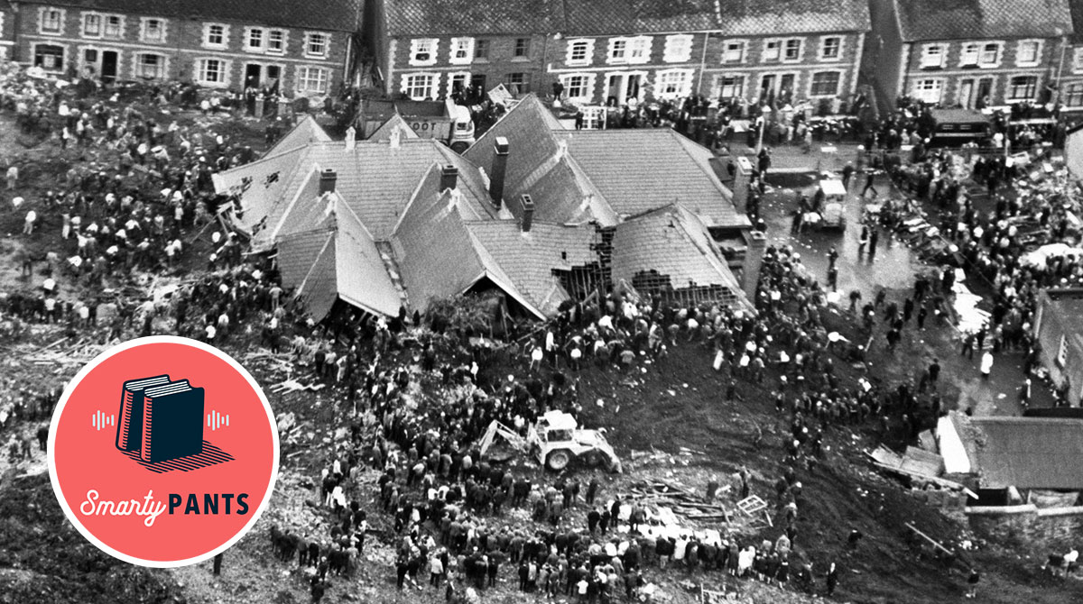 The scene at Aberfan after a man-made mountain of pit waste slid down onto Pantglas School and a row of housing killing 116 children and 28 adults. (PA Images/Alamy)
