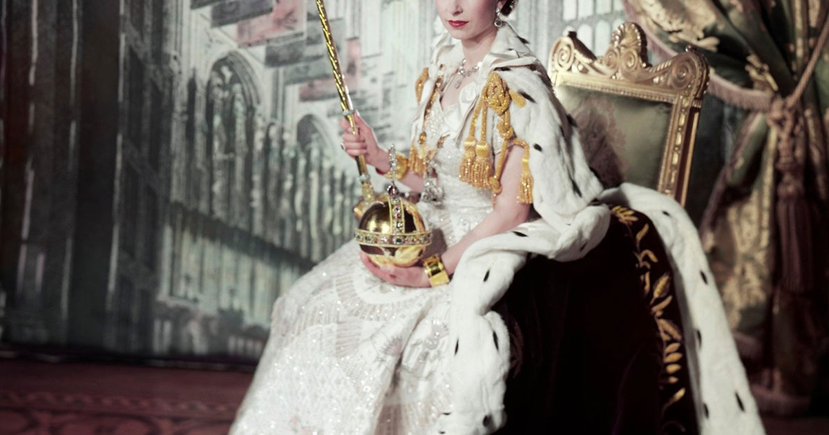 Detail from Cecil Beaton’s 1953 coronation portrait of Queen Elizabeth II (Royal Collection/Wikimedia Commons)