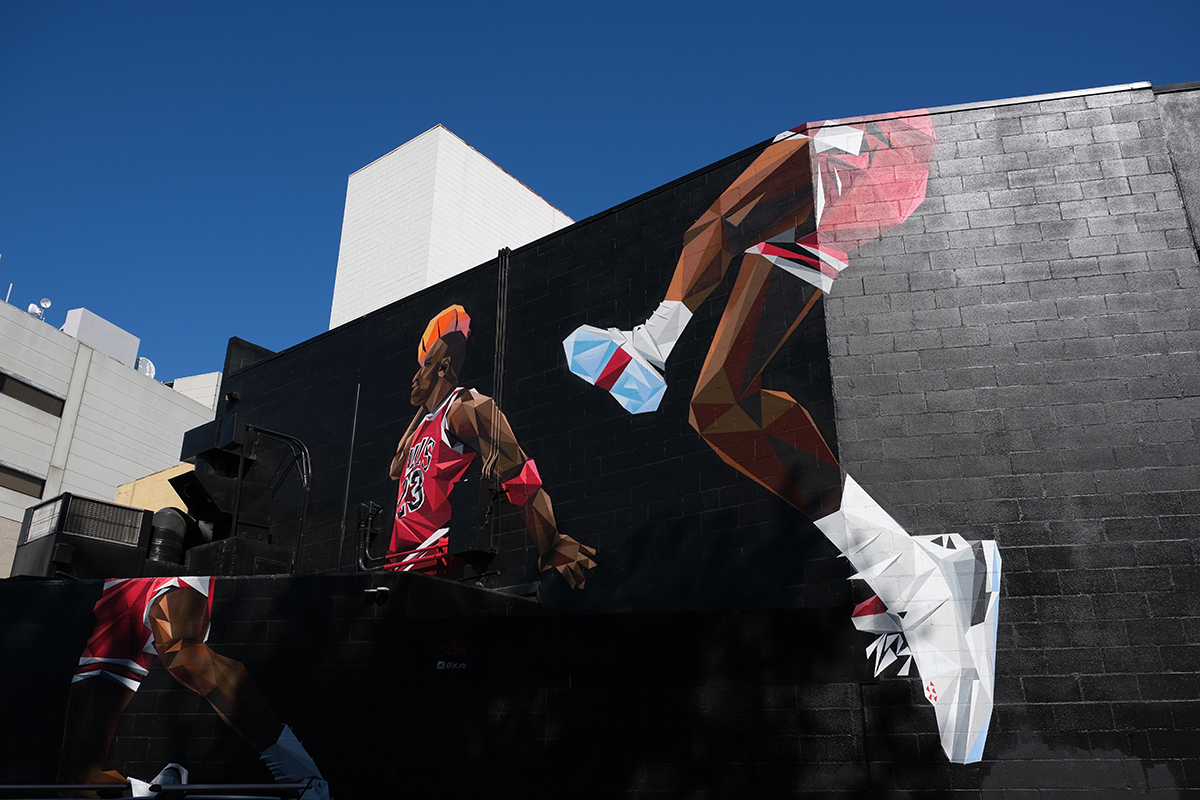 A mural of Michael Jordan, by JC Ro, in Los Angeles's Little Tokyo (Unsplash)