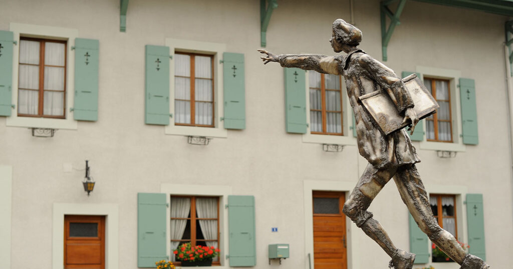 A statue of a young Jean-Jacques Rousseau in Statue de Jean-Jacques Rousseau in Bossey, France, where Rousseau lived as a young boy (Wikimedia Commons)
